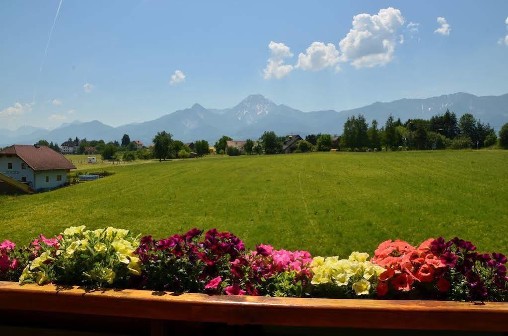 Gaestehaus Goetz Drobollach am Faakersee Exteriör bild