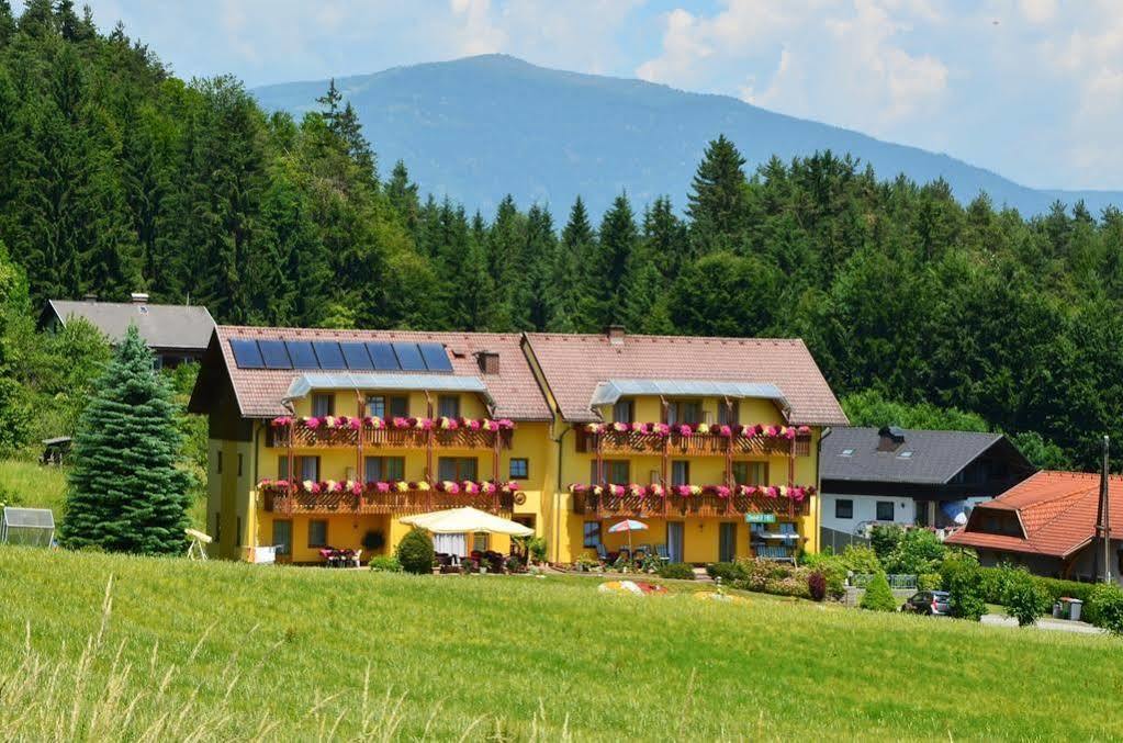 Gaestehaus Goetz Drobollach am Faakersee Exteriör bild